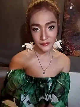 Snapshot of GeorginaLove09 chatting on June 7, 1:38 pm GeorginaLove09 online show from June 7, 1:38 pm
