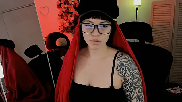 NeoGeisha online show from April 19, 6:10 pm