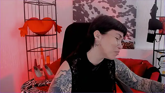 Snapshot of NeoGeisha chatting on February 22, 10:06 am NeoGeisha online show from February 22, 10:06 am