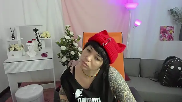 NeoGeisha online show from April 16, 1:23 pm