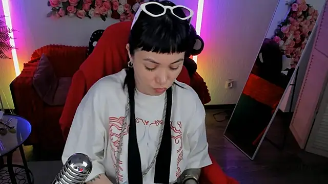 NeoGeisha online show from May 19, 1:40 pm