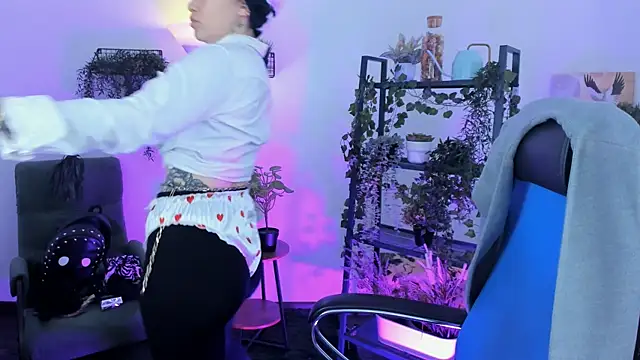 NeoGeisha online show from May 11, 1:12 pm