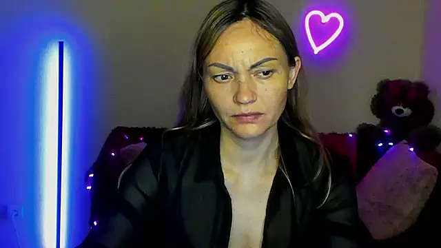 Snapshot of BlondMikey22 chatting on June 3, 2:33 pm BlondMikey22 online show from June 3, 2:33 pm