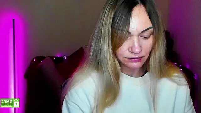 Snapshot of BlondMikey22 chatting on February 15, 6:29 pm BlondMikey22 online show from February 15, 6:29 pm