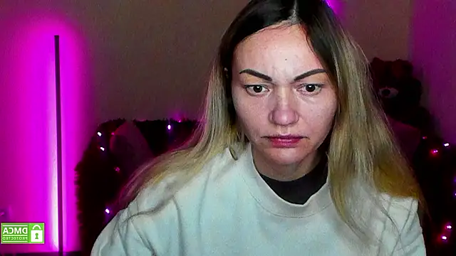 Snapshot of BlondMikey22 chatting on February 18, 6:22 am BlondMikey22 online show from February 18, 6:22 am