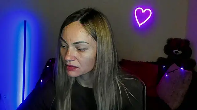 Snapshot of BlondMikey22 chatting on May 11, 11:22 am BlondMikey22 online show from May 11, 11:22 am