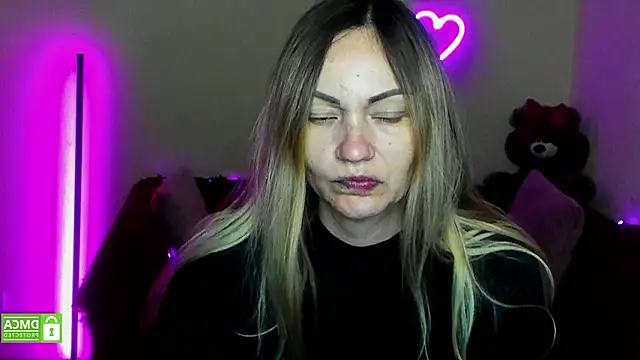 Snapshot of BlondMikey22 chatting on February 10, 12:26 pm BlondMikey22 online show from February 10, 12:26 pm