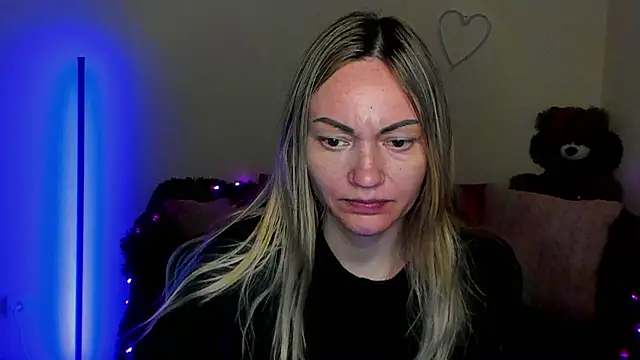 Snapshot of BlondMikey22 chatting on April 21, 6:03 pm BlondMikey22 online show from April 21, 6:03 pm