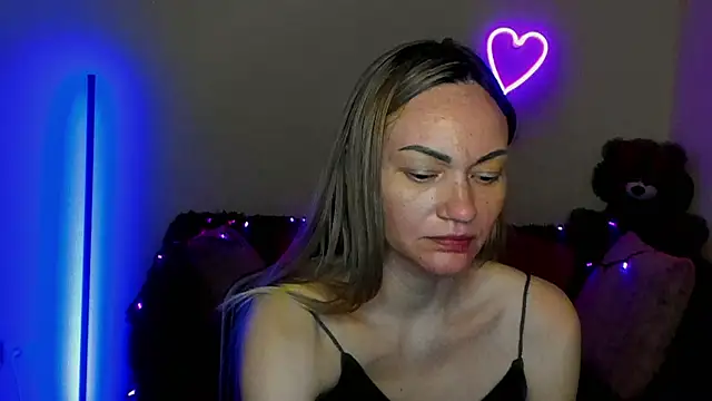 Snapshot of BlondMikey22 chatting on May 10, 5:44 am BlondMikey22 online show from May 10, 5:44 am