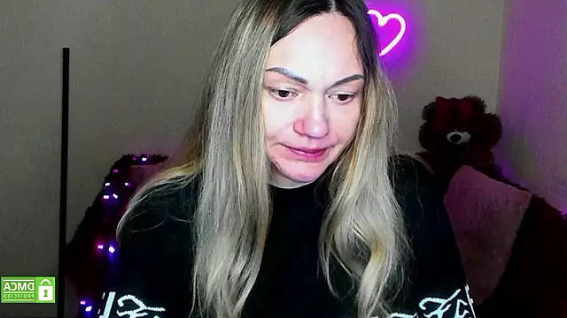 Snapshot of BlondMikey22 chatting on February 5, 7:59 am BlondMikey22 online show from February 5, 7:59 am