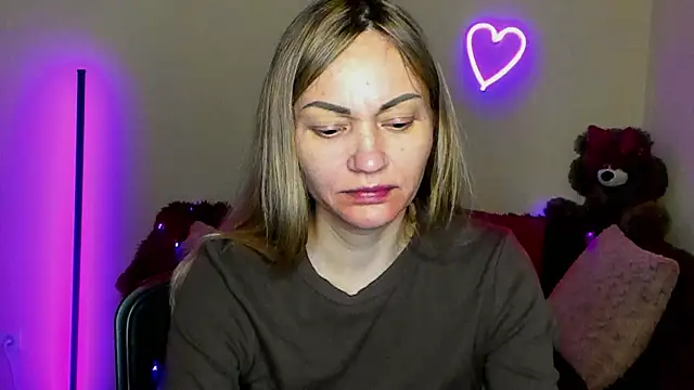 Snapshot of BlondMikey22 chatting on April 26, 5:32 pm BlondMikey22 online show from April 26, 5:32 pm
