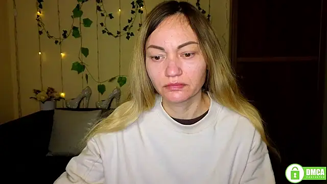 Snapshot of BlondMikey22 chatting on February 17, 6:33 am BlondMikey22 online show from February 17, 6:33 am