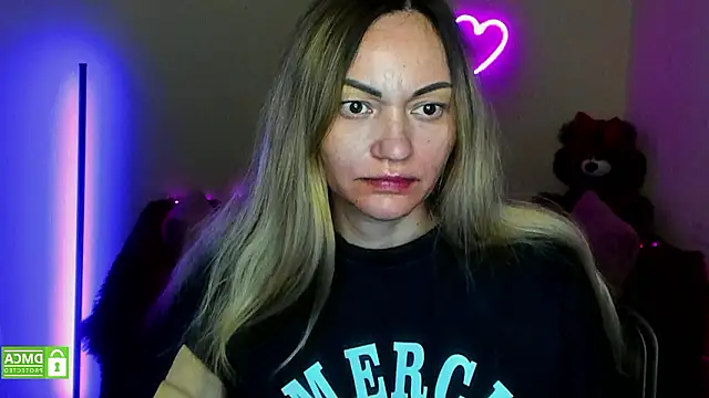 Snapshot of BlondMikey22 chatting on February 12, 6:24 am BlondMikey22 online show from February 12, 6:24 am