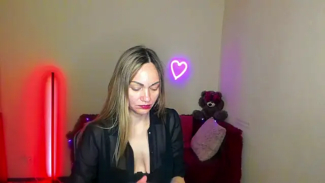 Snapshot of BlondMikey22 chatting on June 20, 5:23 am BlondMikey22 online show from June 20, 5:23 am