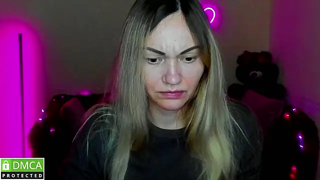 Snapshot of BlondMikey22 chatting on February 22, 6:31 pm BlondMikey22 online show from February 22, 6:31 pm