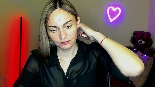 Snapshot of BlondMikey22 chatting on May 22, 11:30 am BlondMikey22 online show from May 22, 11:30 am