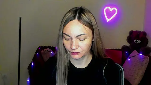 Snapshot of BlondMikey22 chatting on May 17, 11:21 am BlondMikey22 online show from May 17, 11:21 am