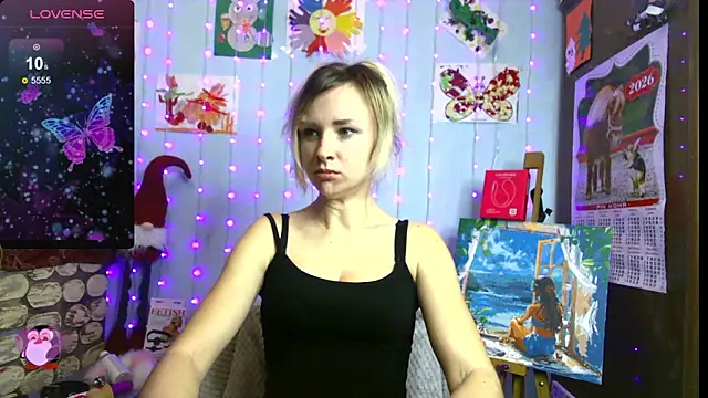 Snapshot of HarleyWidLife chatting on February 12, 1:55 pm HarleyWidLife online show from February 12, 1:55 pm