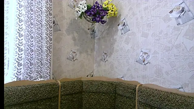 Snapshot of HarleyWidLife chatting on February 21, 9:11 am HarleyWidLife online show from February 21, 9:11 am