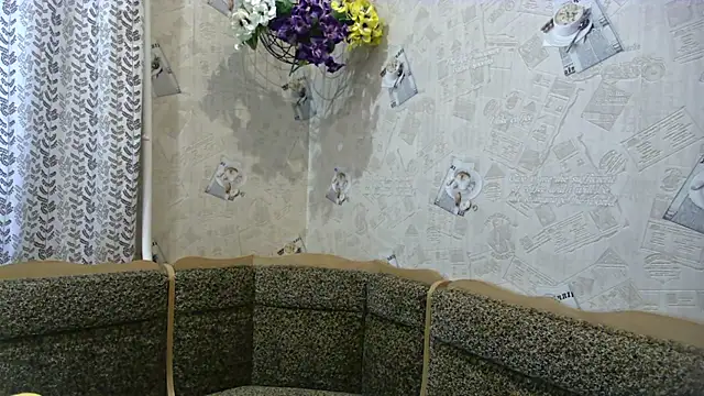 Snapshot of HarleyWidLife chatting on February 18, 8:00 am HarleyWidLife online show from February 18, 8:00 am