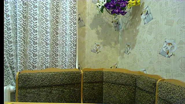 Snapshot of HarleyWidLife chatting on February 20, 4:31 pm HarleyWidLife online show from February 20, 4:31 pm