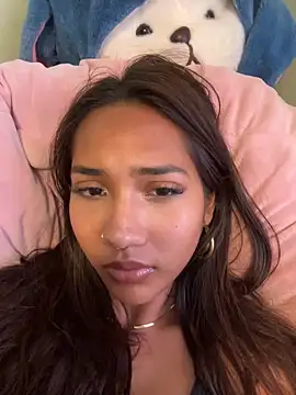 lyla luv online show from March 11, 4:50 am