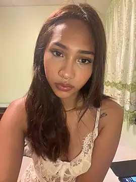 Snapshot of lyla_luv chatting on February 25, 6:52 pm lyla luv online show from February 25, 6:52 pm