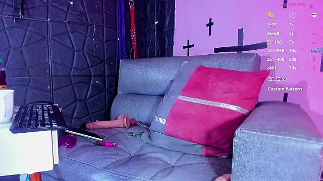 Snapshot of hottie_cristall chatting on February 11, 1:33 pm hottie cristall online show from February 11, 1:33 pm