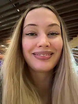 Snapshot of blonde_exe chatting on February 11, 3:12 pm blonde exe online show from February 11, 3:12 pm