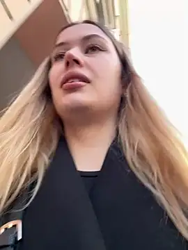 blonde exe online show from March 18, 1:24 pm