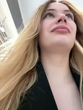 blonde exe online show from March 28, 1:34 pm