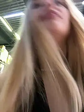 blonde exe online show from April 10, 2:46 pm