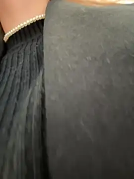 blonde exe online show from April 8, 1:56 pm