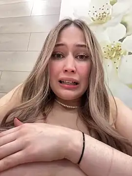 blonde exe online show from April 15, 7:58 pm