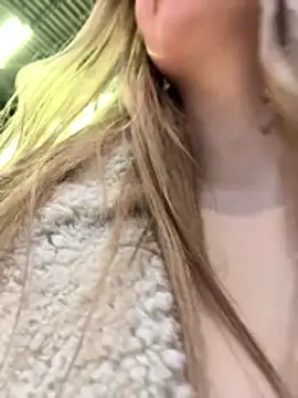 blonde exe online show from April 21, 3:18 pm