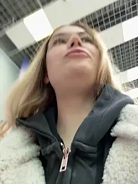 blonde exe online show from April 3, 2:12 pm