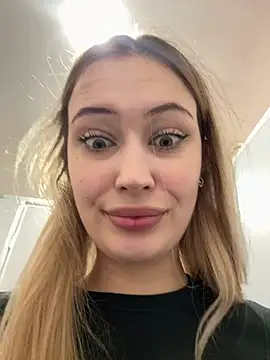 blonde exe online show from March 7, 10:43 am