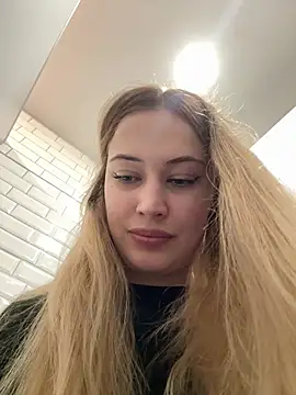 Snapshot of blonde_exe chatting on February 27, 1:00 pm blonde exe online show from February 27, 1:00 pm