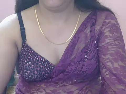 Snapshot of Cute_Sheetal chatting on February 26, 1:11 pm Cute Sheetal online show from February 26, 1:11 pm