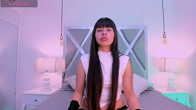 Raven Luxx online show from May 15, 5:22 pm