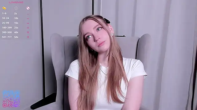 RowenaIanniello online show from April 8, 10:44 pm