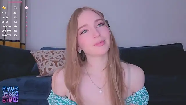 RowenaIanniello online show from April 11, 2:41 am