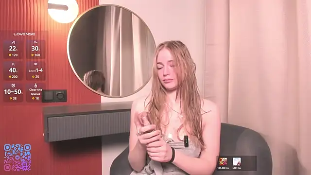 RowenaIanniello online show from March 25, 11:03 pm