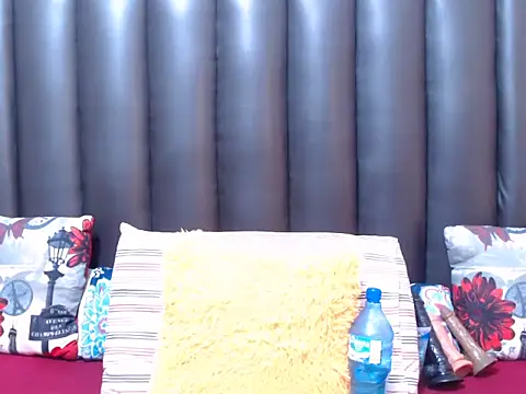 Snapshot of MissConniexxx chatting on February 28, 2:17 pm MissConniexxx online show from February 28, 2:17 pm