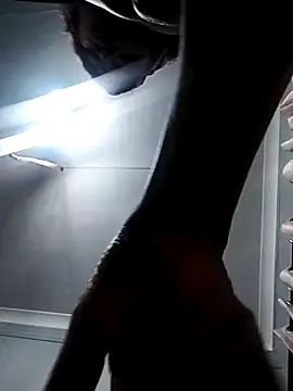 Snapshot of MissConniexxx chatting on February 27, 2:45 am MissConniexxx online show from February 27, 2:45 am