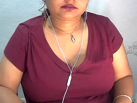 Snapshot of Saniya_K2 chatting on May 14, 8:17 pm Saniya K2 online show from May 14, 8:17 pm