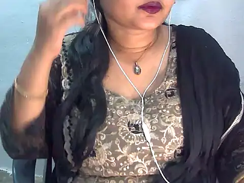 Snapshot of Saniya_K2 chatting on May 12, 4:13 pm Saniya K2 online show from May 12, 4:13 pm