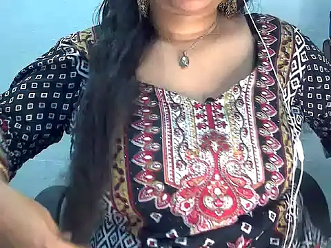 Snapshot of Saniya_K2 chatting on May 3, 4:21 pm Saniya K2 online show from May 3, 4:21 pm