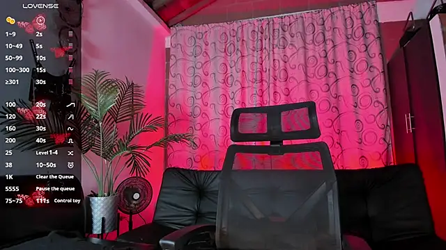 mia graf online show from February 12, 5:07 am