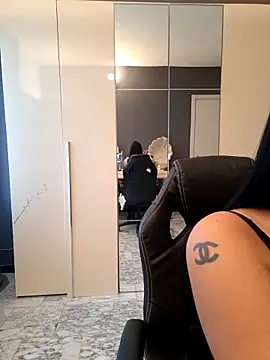 Snapshot of Nhaomy___ chatting on February 16, 12:04 pm Nhaomy online show from February 16, 12:04 pm